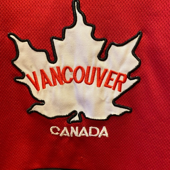 Kid’s Vancouver Hockey Jersey - Picture 3 of 5